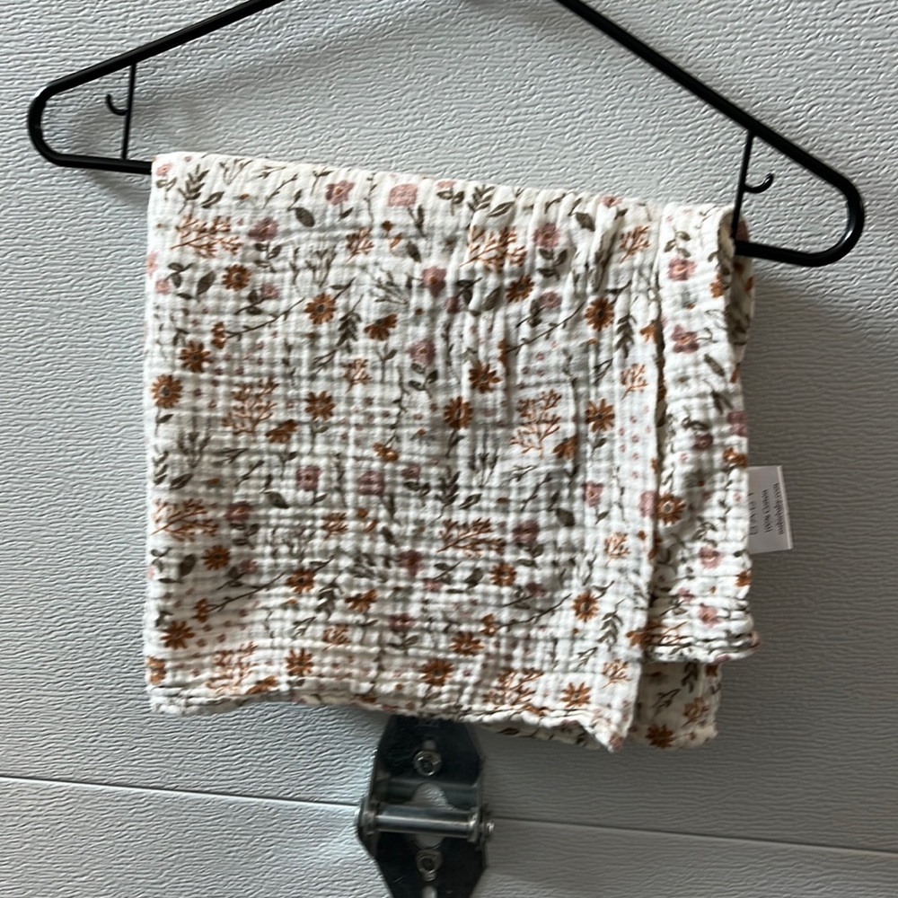 Mebie Baby floral swaddle